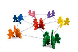 REDES SOCIALES: UNA NUEVA INTERCONEXI�N ENTRE MARCAS Y PERSONAS