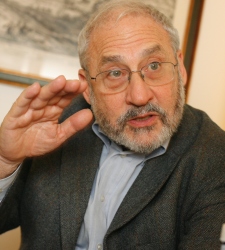 Stiglitz cree que la pol�tica y la ideolog�a impedir�n tomar las medidas adecuad