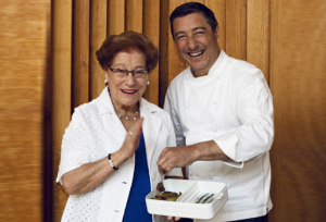 Joan Roca y su madre, Monserrat