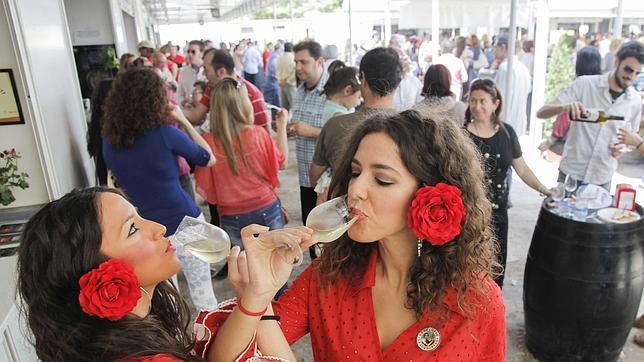 Cata de vino español en una feria