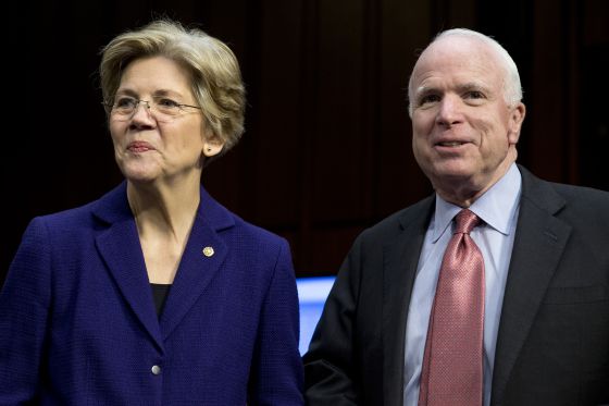 Elizabeth Warren y John McCain