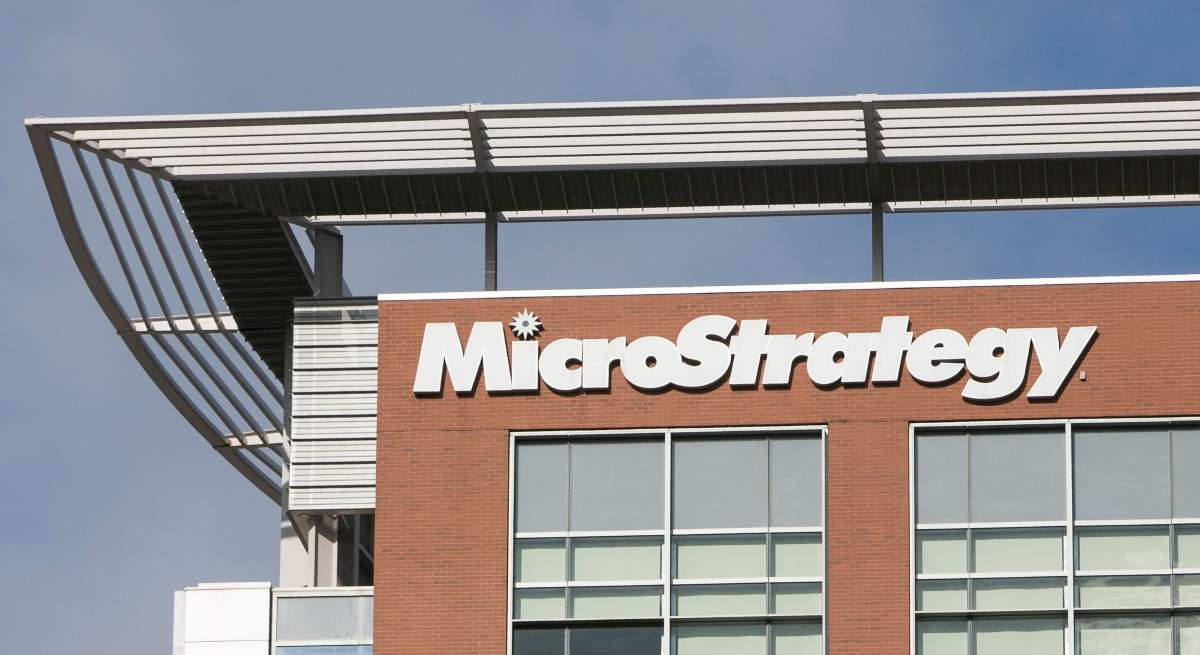 MicroStrategy, la empresa que desató el estallido de las puntocom, vuelve a la zona de sospecha en el aniversario de la tragedia