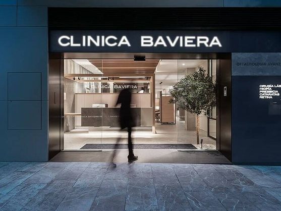 Los dueños chinos de Clínica Baviera y los fundadores ponen en venta un 8% del capital
