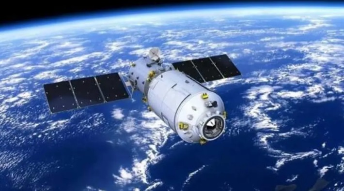 China descubre la primera bacteria espacial: así es el microorganismo que resiste condiciones extremas fuera del planeta