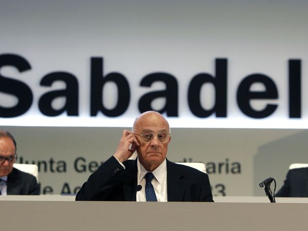 Sabadell valora también la opción Unicaja para frenar la opa de BBVA