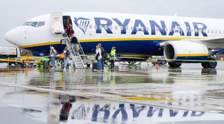 Ryanair gana 1.610 millones, un 16% menos, por el recorte de las tarifas para estimular el tráfico