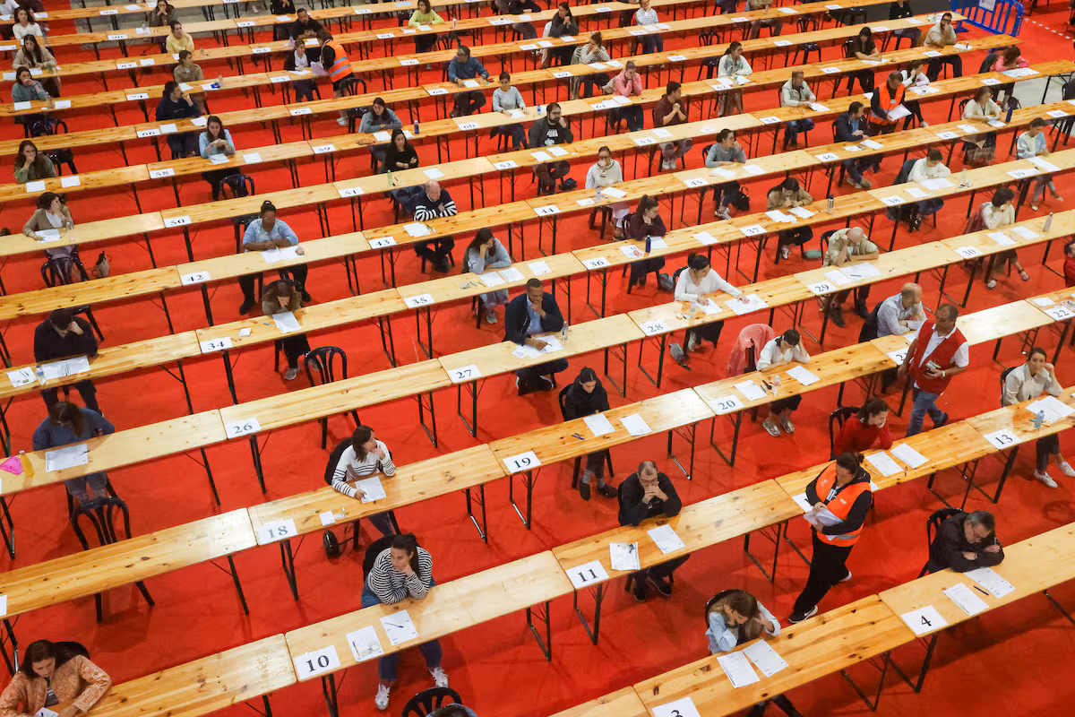 ¿Cuántos son los funcionarios en España y cuánto cobran? Sus datos por administración, edad y territorio