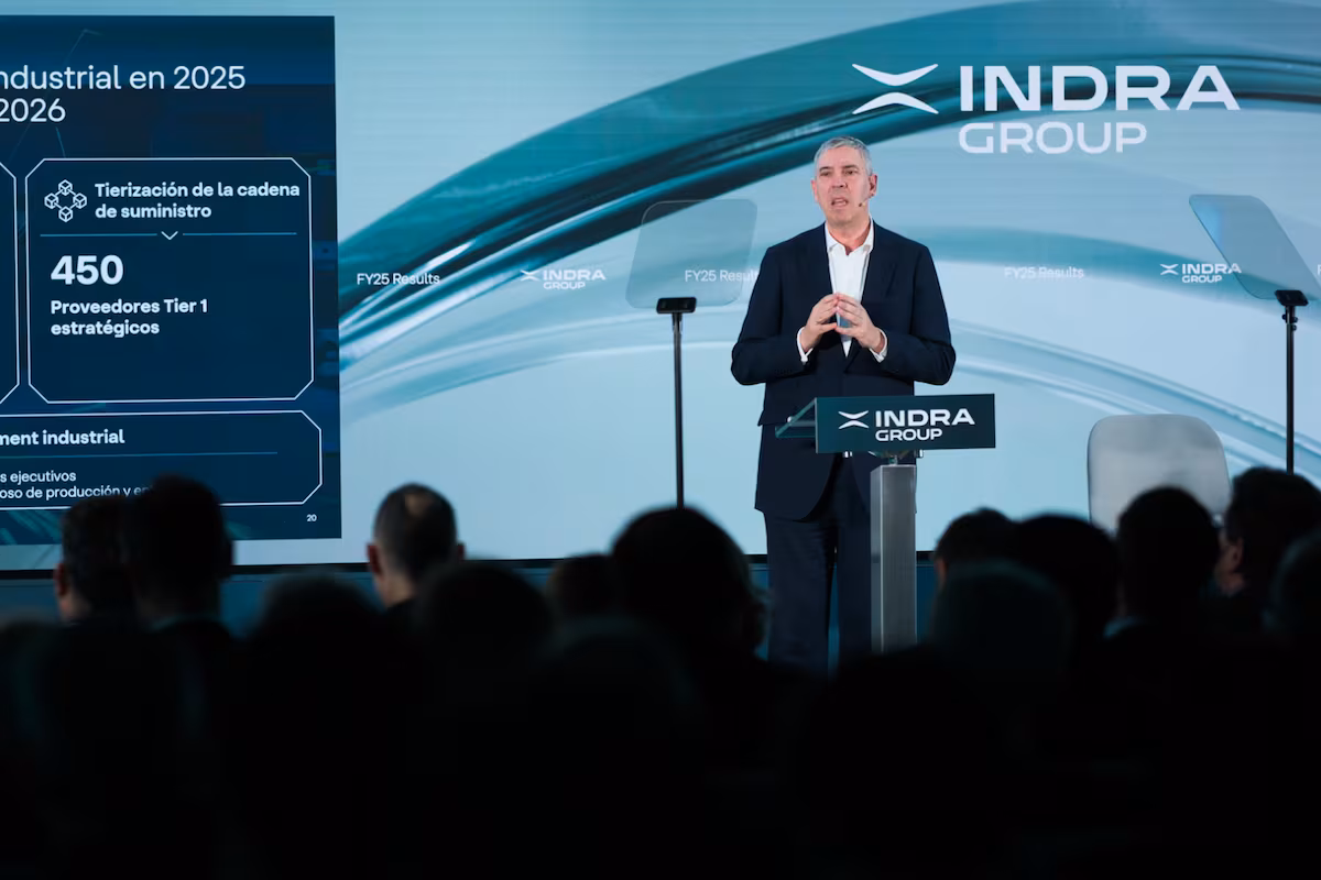Indra estrena hoy la era Simón-De los Mozos sin purgas a la vista y en busca de compras